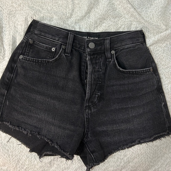 Aritzia Denim Forum Yoko Shorts - Picture 2 of 4